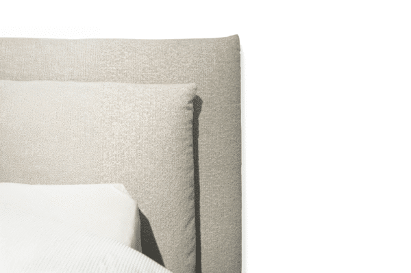 lyle bed 3